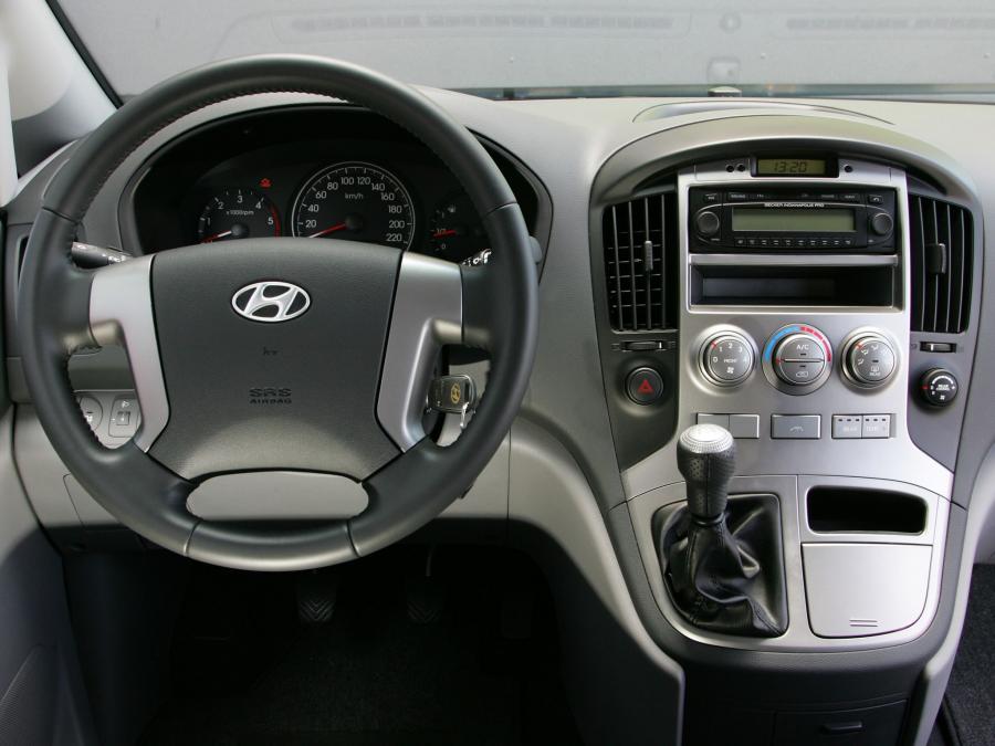  Hyundai H-1 Wagon 2007 года  (фото 11 из 15)